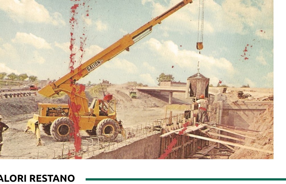 Autogru Comaco in un cantiere storico