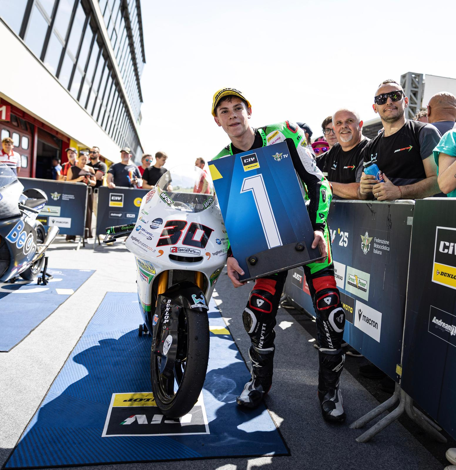 Valentino Sponga sul podio